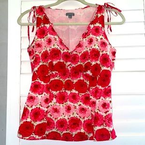 Sleeveless V-Neck Side Zip Top
Ann Taylor